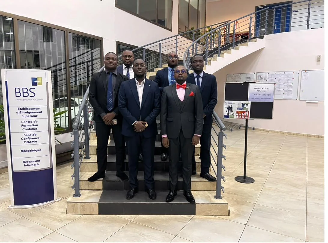 Sur les marches de la BGFI Business School